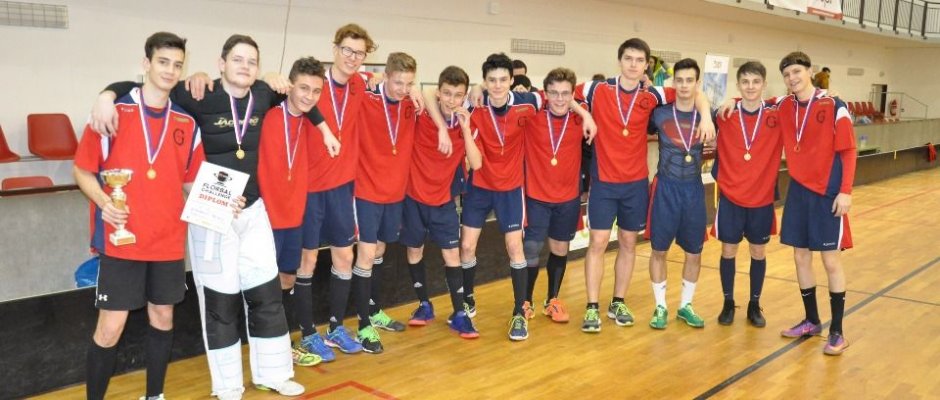 Florbalový tým Gymnázia Trutnov se probojoval do národního finále soutěže KB Florbal Challenge