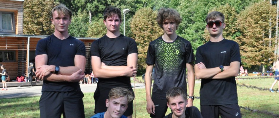 Studenti Gymnázia Trutnov na okresním kole v přespolním běhu